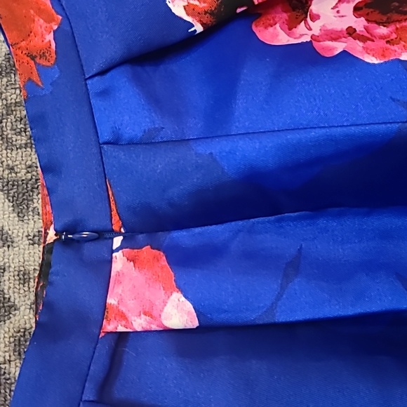 Women's sz 1 floral skirt - Picture 7 of 8